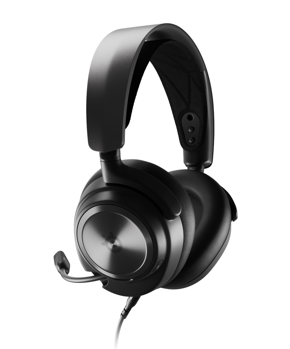 
 An angled view of an Arctis Nova Pro.
 